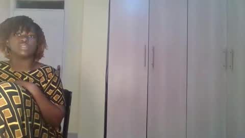 Snapshot of naughty_jazmine chatting on 10-19-25, 09:32 naughty_jazmine online show from 10-19-25, 09:32