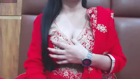 Snapshot of naughty_love489696 chatting on 01-12-26, 05:40 riya online show from 01-12-26, 05:40