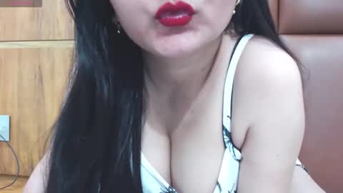 Snapshot of naughty_love489696 chatting on 06-09-26, 05:57 riya online show from 06-09-26, 05:57