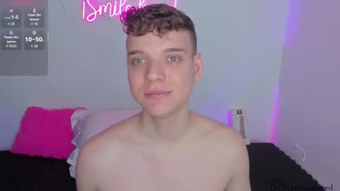 Snapshot of naughty_twink_ chatting on 03-08-26, 04:33 Noah online show from 03-08-26, 04:33