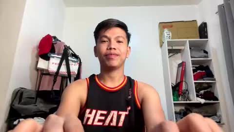 Snapshot of naughtybutsexy69 chatting on 10-14-25, 08:04 Arch online show from 10-14-25, 08:04