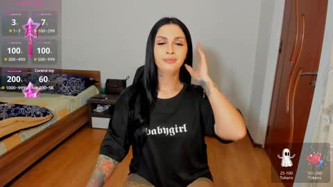 Snapshot of naughtycleo chatting on 12-13-24, 09:46 cleo online show from 12-13-24, 09:46