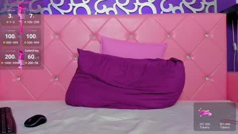 Snapshot of naughtycleo chatting on 01-08-25, 05:37 cleo online show from 01-08-25, 05:37