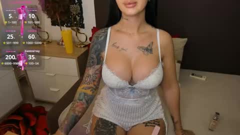 Snapshot of naughtycleo chatting on 09-17-25, 03:52 cleo online show from 09-17-25, 03:52