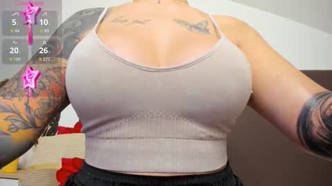 Snapshot of naughtycleo chatting on 09-19-25, 04:14 cleo online show from 09-19-25, 04:14