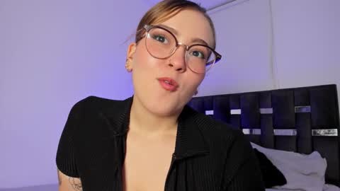 Snapshot of naughtycurvybbx chatting on 10-29-25, 05:10 LANAindependent model online show from 10-29-25, 05:10