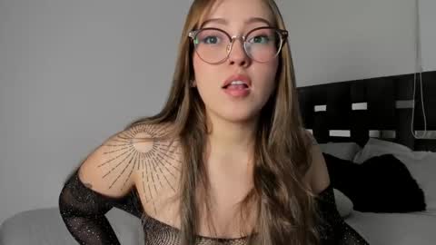 Snapshot of naughtycurvybbx chatting on 01-10-26, 09:00 LANAindependent model online show from 01-10-26, 09:00