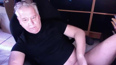 Snapshot of naughtydaddyla chatting on 12-22-24, 11:31 naughtydaddyla online show from 12-22-24, 11:31