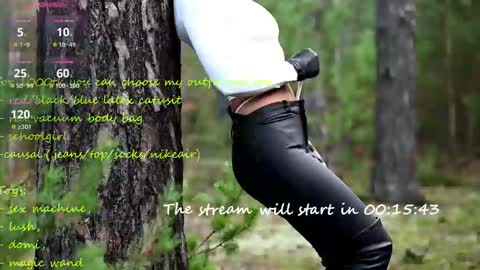 Snapshot of naughtyemi chatting on 11-27-25, 08:44 naughtyemi online show from 11-27-25, 08:44