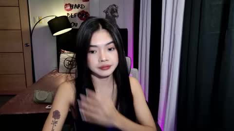 Snapshot of naughtygirl18x chatting on 12-13-25, 07:53 Mitch online show from 12-13-25, 07:53