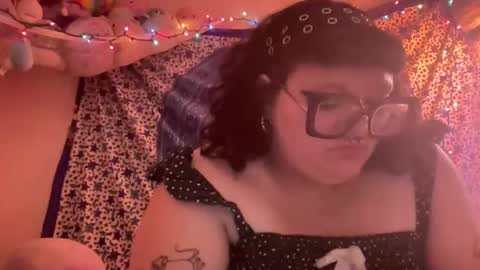 Snapshot of naughtygirl637100 chatting on 11-28-25, 11:07 Naughty Girl online show from 11-28-25, 11:07