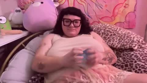 Snapshot of naughtygirl637100 chatting on 11-30-25, 11:53 Naughty Girl online show from 11-30-25, 11:53