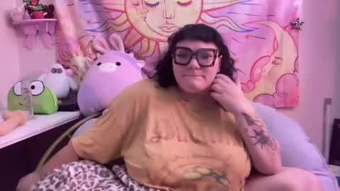 Snapshot of naughtygirl637100 chatting on 12-02-25, 11:56 Naughty Girl online show from 12-02-25, 11:56