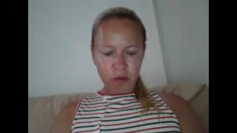 Snapshot of naughtyjennyblondeuk chatting on 05-30-26, 02:36 naughtyjennyblondeuk online show from 05-30-26, 02:36