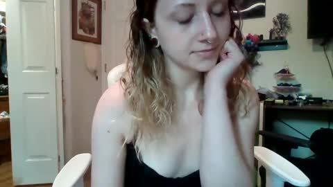 Snapshot of naughtymaeve chatting on 09-15-25, 10:32 Maeve online show from 09-15-25, 10:32