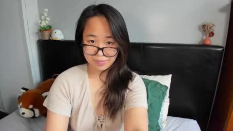 Snapshot of naughtynerdygirl chatting on 02-20-26, 02:39 Gigi Chu online show from 02-20-26, 02:39