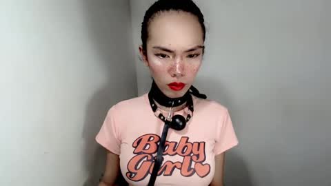 naughtypetiteangel online show from 11-25-25, 09:48