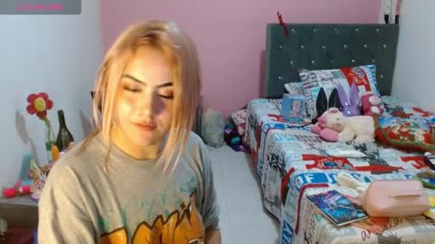 Snapshot of naughtyplayass chatting on 12-14-24, 07:18 naughtyplayass online show from 12-14-24, 07:18