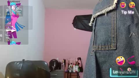 Snapshot of naughtyplayass chatting on 12-18-24, 06:35 naughtyplayass online show from 12-18-24, 06:35