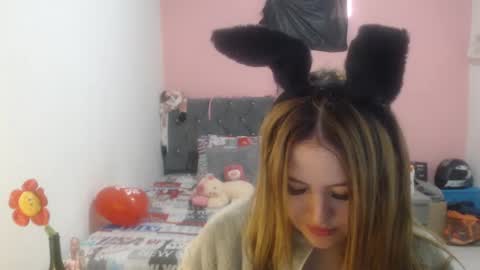 Snapshot of naughtyplayass chatting on 03-12-25, 07:38 naughtyplayass online show from 03-12-25, 07:38
