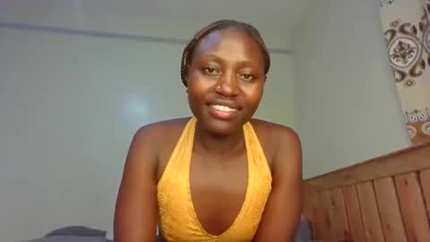 Snapshot of naughtyqueen12 chatting on 12-18-25, 07:20 naughtyqueen12 online show from 12-18-25, 07:20