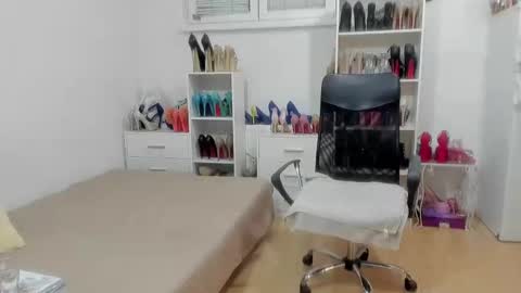 Snapshot of naughtysabine1 chatting on 05-10-26, 06:13 naughtysabine1 online show from 05-10-26, 06:13