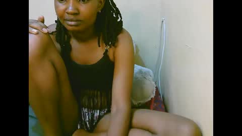 naughtyqueen online show from 11-12-25, 12:00