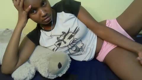Snapshot of naughtysammur25 chatting on 02-11-26, 11:10 naughtyqueen online show from 02-11-26, 11:10