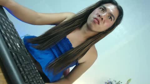 Snapshot of naughtywildvenice chatting on 02-05-25, 04:36 naughtywildvenice online show from 02-05-25, 04:36