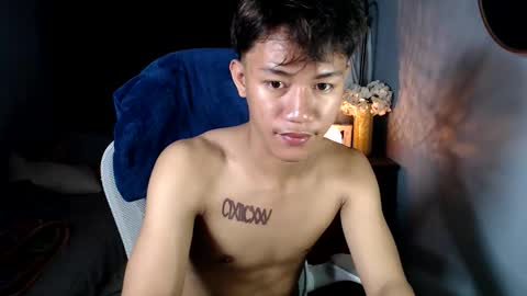 Snapshot of naugthyboyloy chatting on 01-11-26, 07:19 Loy online show from 01-11-26, 07:19