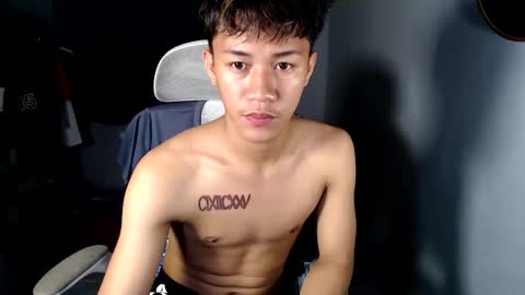 Snapshot of naugthyboyloy chatting on 04-06-26, 05:25 Loy online show from 04-06-26, 05:25