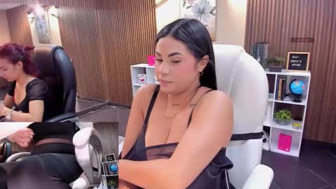 Snapshot of naugthyelli chatting on 11-07-25, 07:58 online show from 11-07-25, 07:58