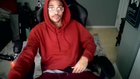 Snapshot of navonimoo chatting on 11-18-25, 10:36 navonimoo online show from 11-18-25, 10:36