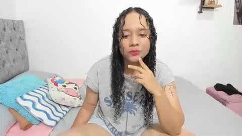 nay_and_aleja online show from 12-01-25, 03:11