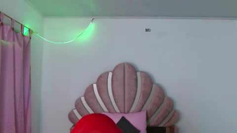 Snapshot of naya_fox1 chatting on 01-18-26, 07:39 naya_fox1 online show from 01-18-26, 07:39