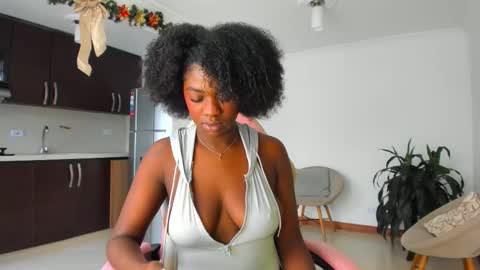 Snapshot of nayah_williams chatting on 12-18-25, 02:56 Nayah Williams - OnlyFans online show from 12-18-25, 02:56