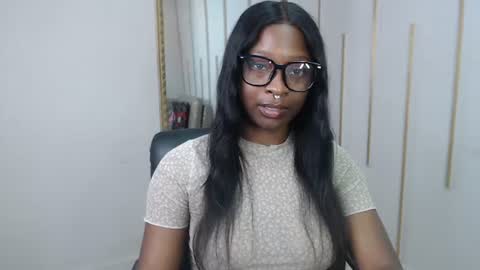 Snapshot of nayariskaya chatting on 06-15-26, 02:36 Nayaris 3 online show from 06-15-26, 02:36
