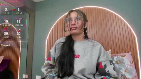 Naye  online show from 10-14-25, 03:40