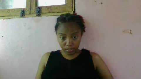 Snapshot of nayrah12 chatting on 12-01-25, 01:27 nayrah12 online show from 12-01-25, 01:27