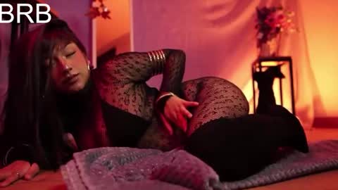 Nefertari online show from 10-25-25, 11:29