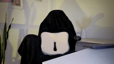 Snapshot of nebetcolin chatting on 06-23-26, 09:57 Hellen online show from 06-23-26, 09:57
