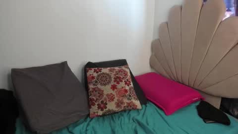 Nei turn green online show from 09-22-25, 01:46