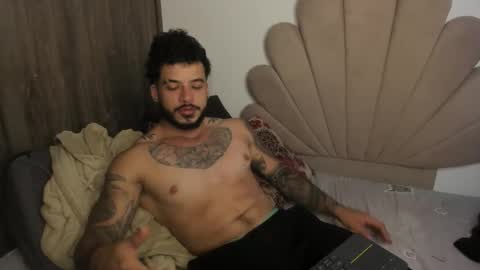 Nei turn green online show from 10-18-25, 07:36