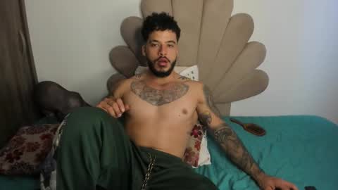 Nei turn green online show from 10-27-25, 08:24