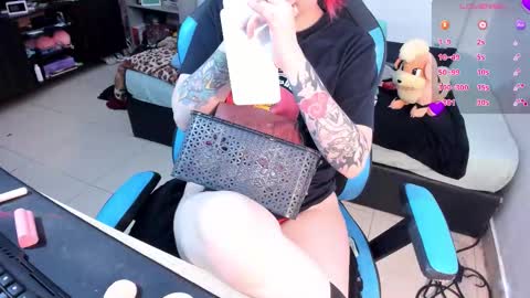 Geek Nicole    im Neeko UwU online show from 09-20-25, 07:09