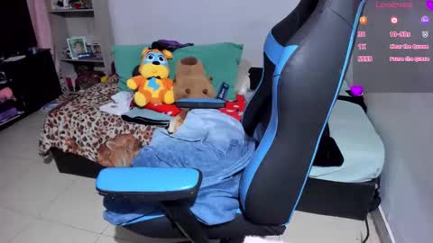 Geek Nicole    im Neeko UwU online show from 10-16-25, 05:47