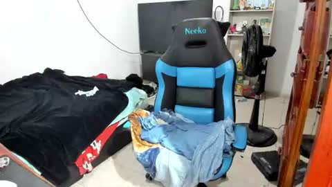 Snapshot of neeko_lol_ chatting on 06-21-26, 11:57 Geek Nicole im Neeko UwU online show from 06-21-26, 11:57