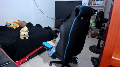 Snapshot of neeko_lol_ chatting on 06-28-26, 11:49 Geek Nicole im Neeko UwU online show from 06-28-26, 11:49