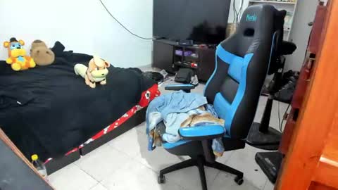 Snapshot of neeko_lol_ chatting on 06-29-26, 12:49 Geek Nicole im Neeko UwU online show from 06-29-26, 12:49