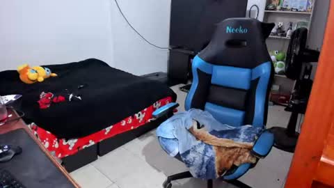 Snapshot of neeko_lol_ chatting on 07-03-26, 11:38 Geek Nicole im Neeko UwU online show from 07-03-26, 11:38